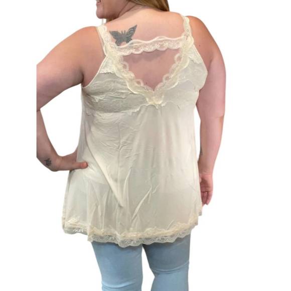 NEW POL scallop lace trim sleeveless top in beige - Picture 2 of 2